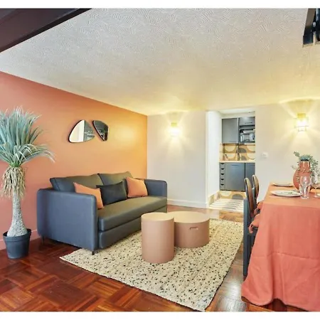 Apartment Le Marais Place Des Vosges By Prestige