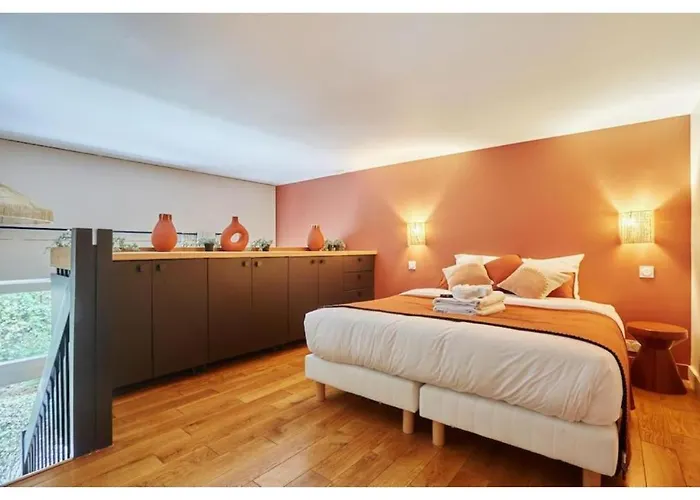 Appartement Le Marais Place Des Vosges By Prestige Paris