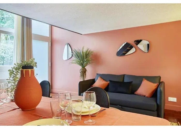 Appartement Le Marais Place Des Vosges By Prestige Paris